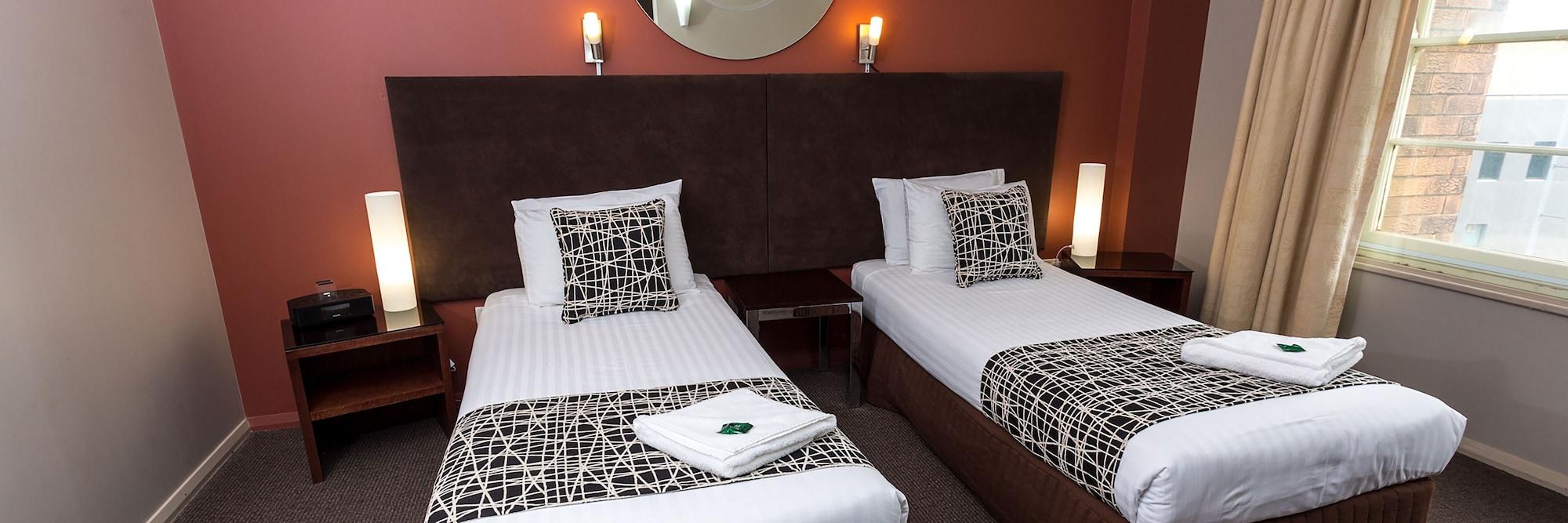 ניוקסטל Clarendon Hotel מראה חיצוני תמונה