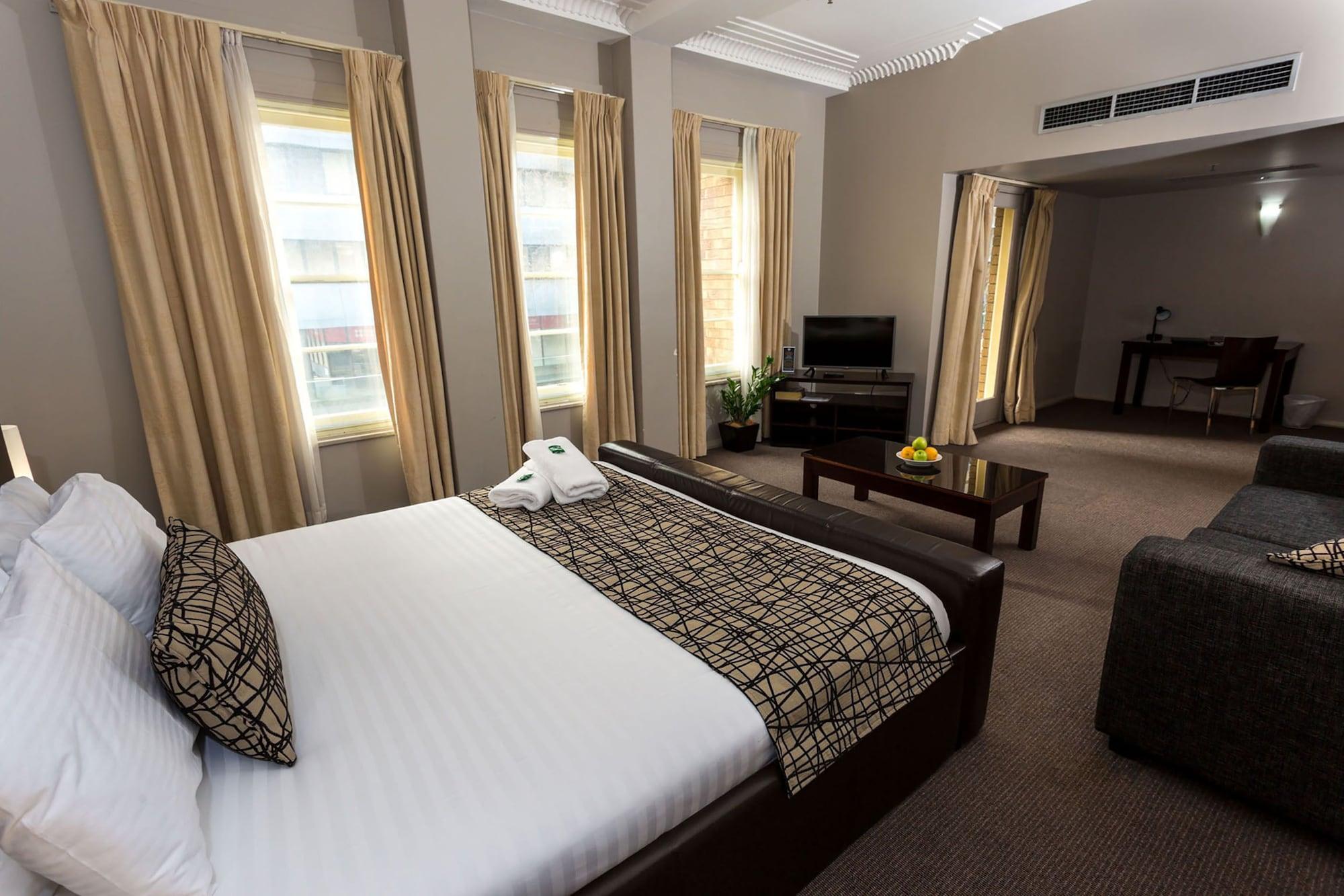 ניוקסטל Clarendon Hotel מראה חיצוני תמונה